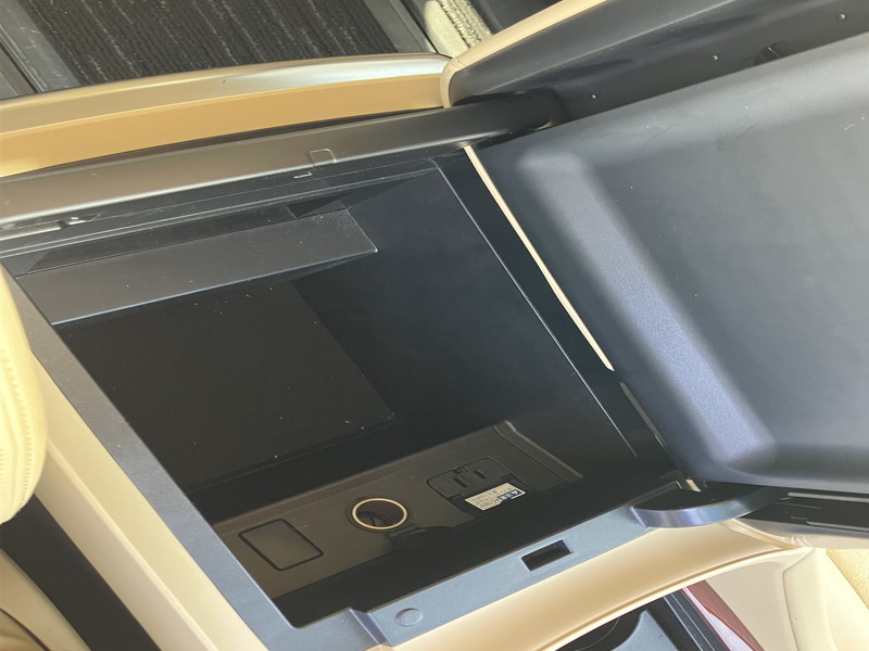 トヨタ アルファード ハイブリッド 中古車