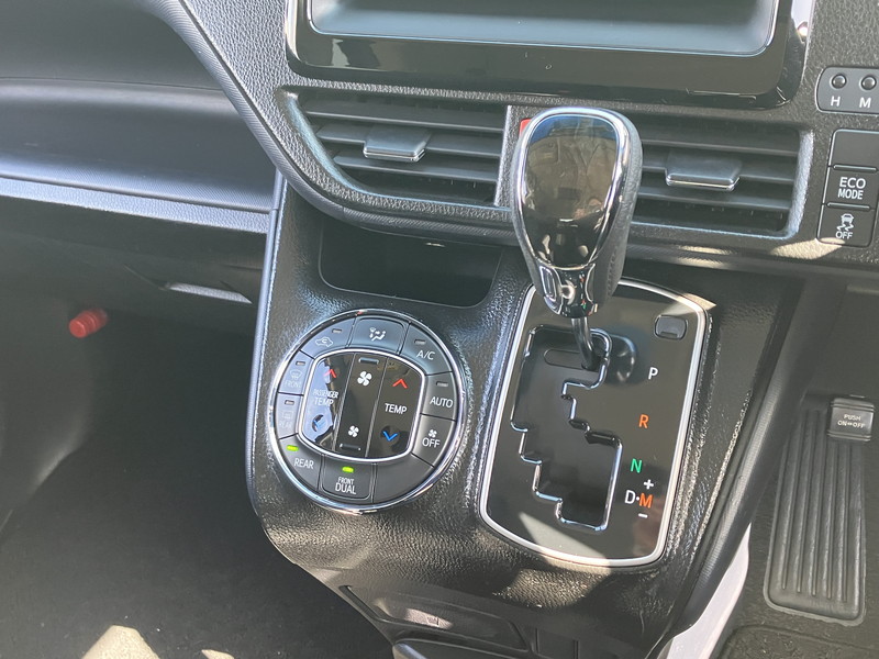 トヨタ ヴォクシー 中古車