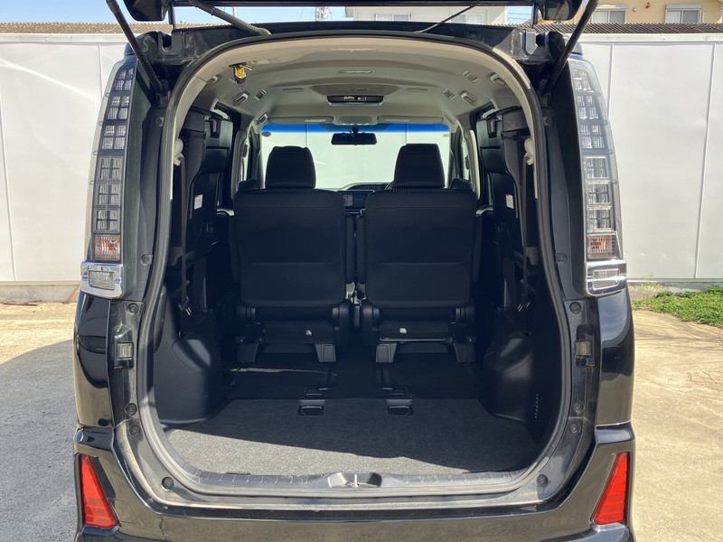 トヨタ ヴォクシー 中古車