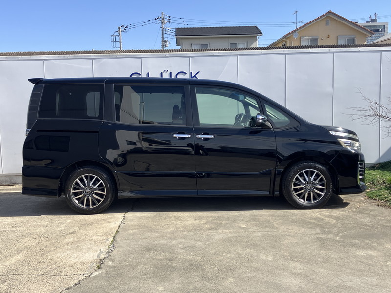 トヨタ ヴォクシー 中古車