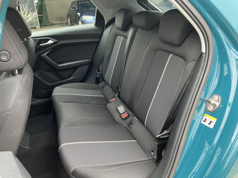 アウディ A1 中古車