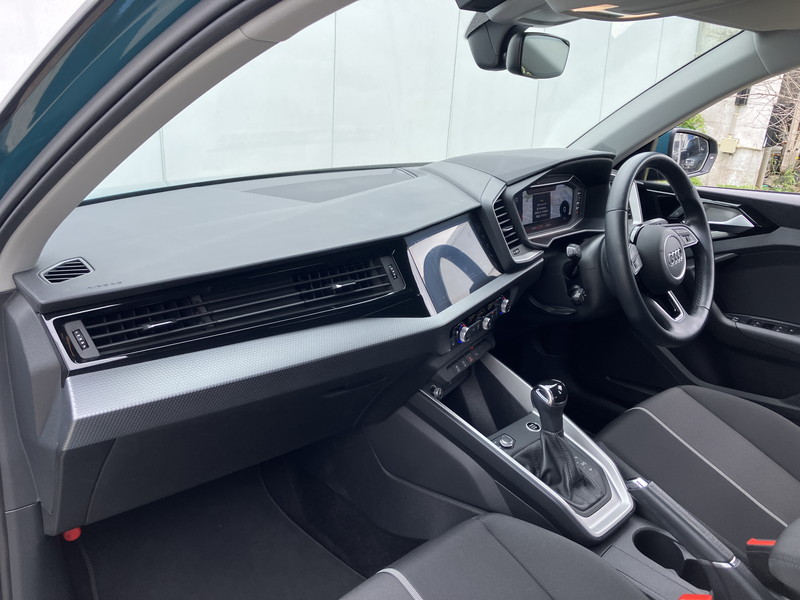 アウディ A1 中古車