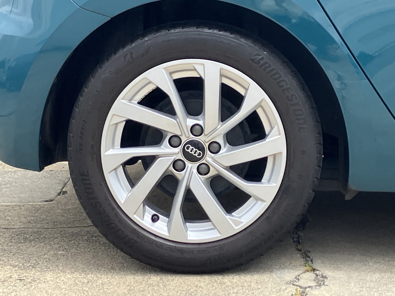 アウディ A1 中古車