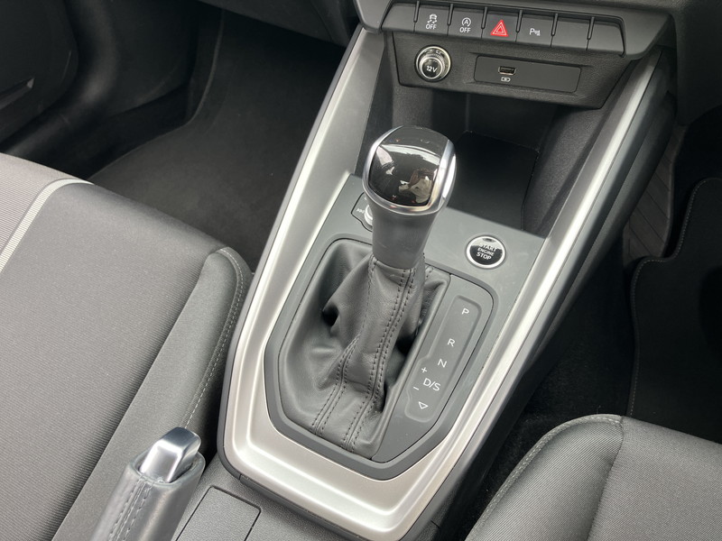 アウディ A1 中古車