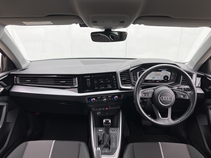 アウディ A1 中古車