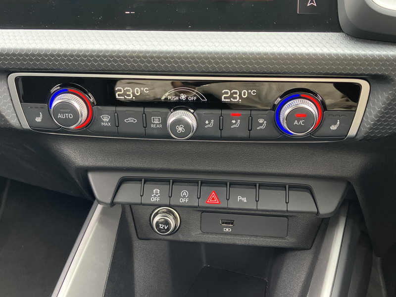 アウディ A1 中古車