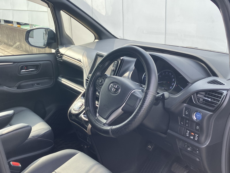 トヨタ エスクァイア 中古車