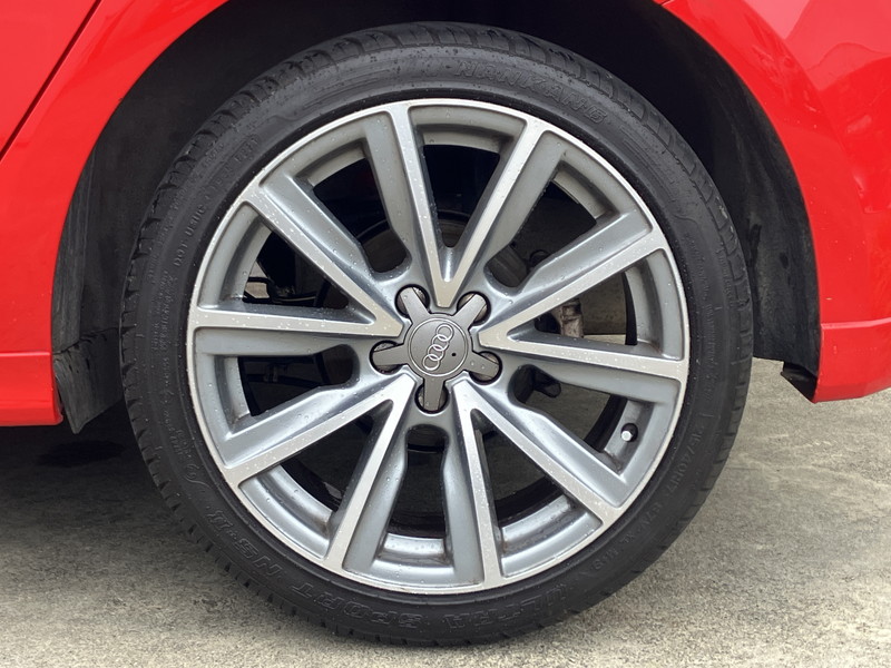 アウディ A1 中古車