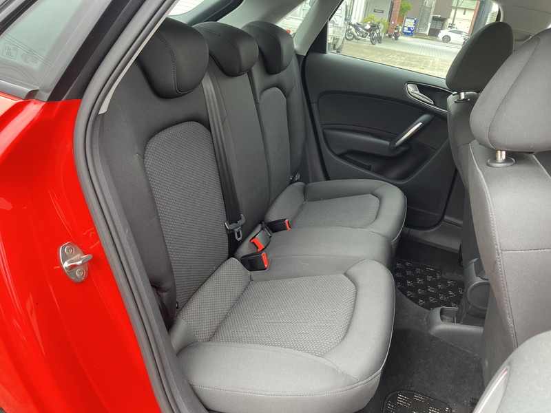 アウディ A1 中古車