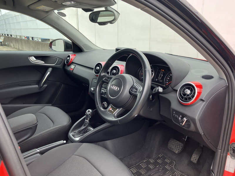 アウディ A1 中古車