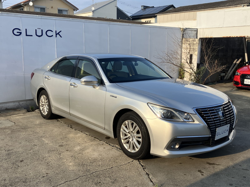 トヨタ クラウンハイブリッド 中古車