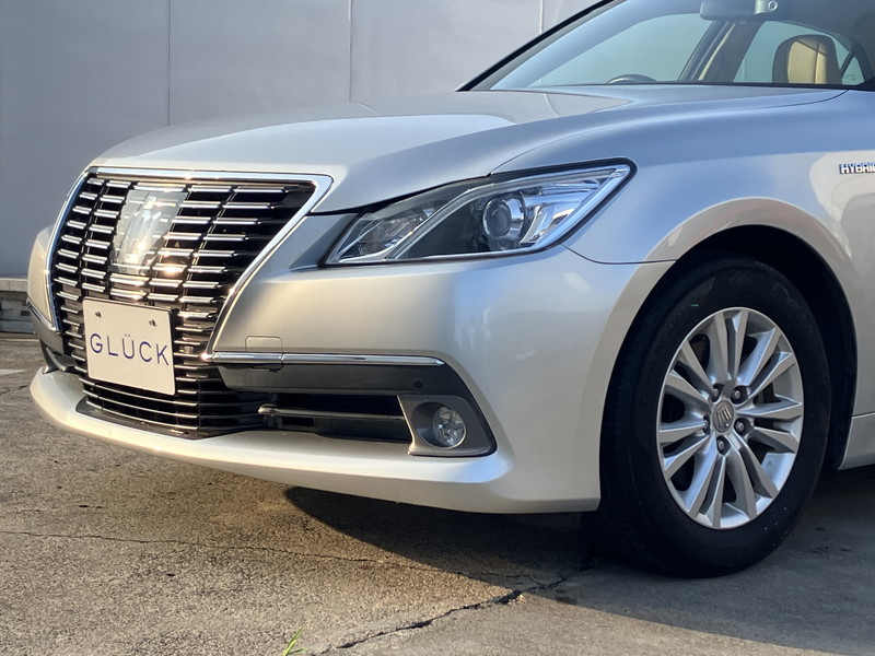 トヨタ クラウンハイブリッド 中古車
