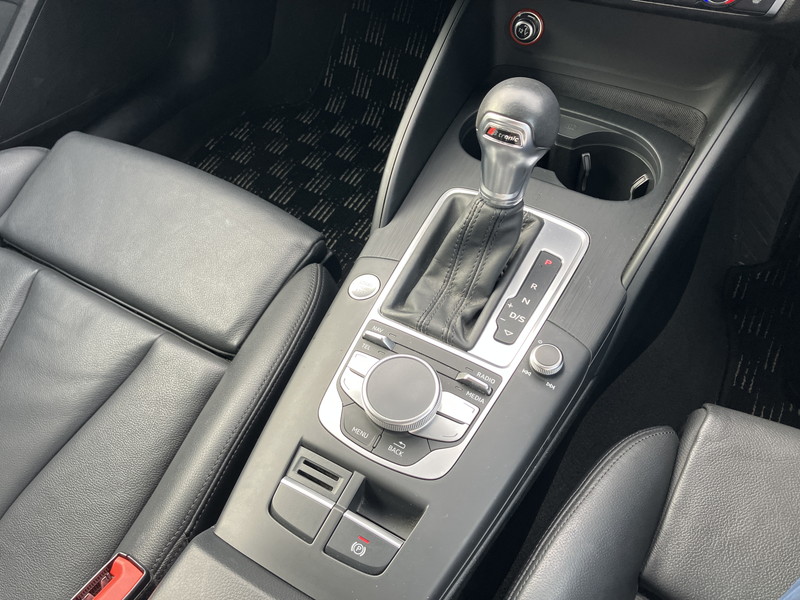 アウディ A3 中古車
