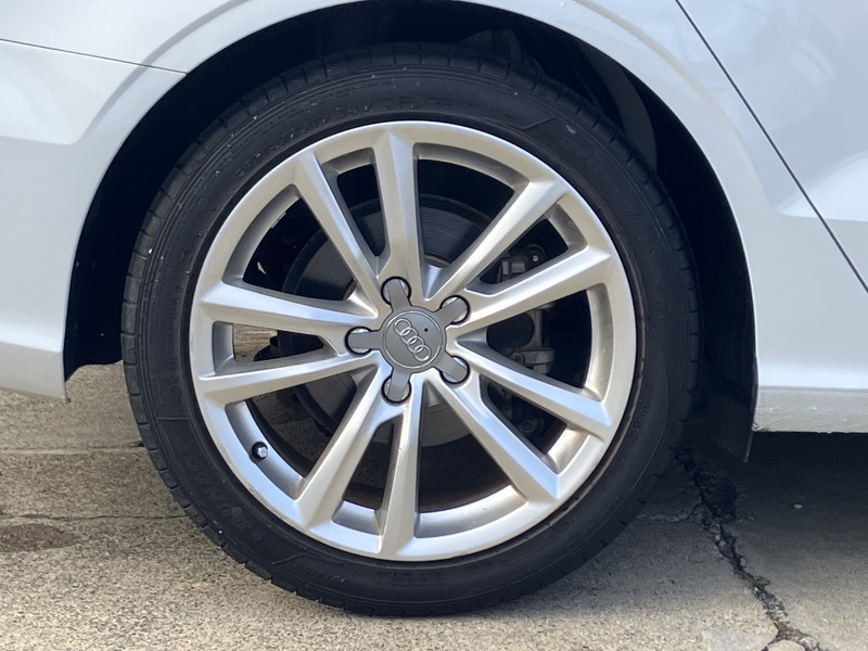 アウディ A3 中古車