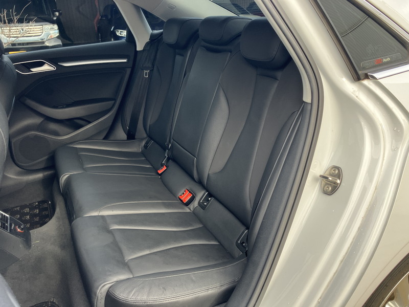 アウディ A3 中古車