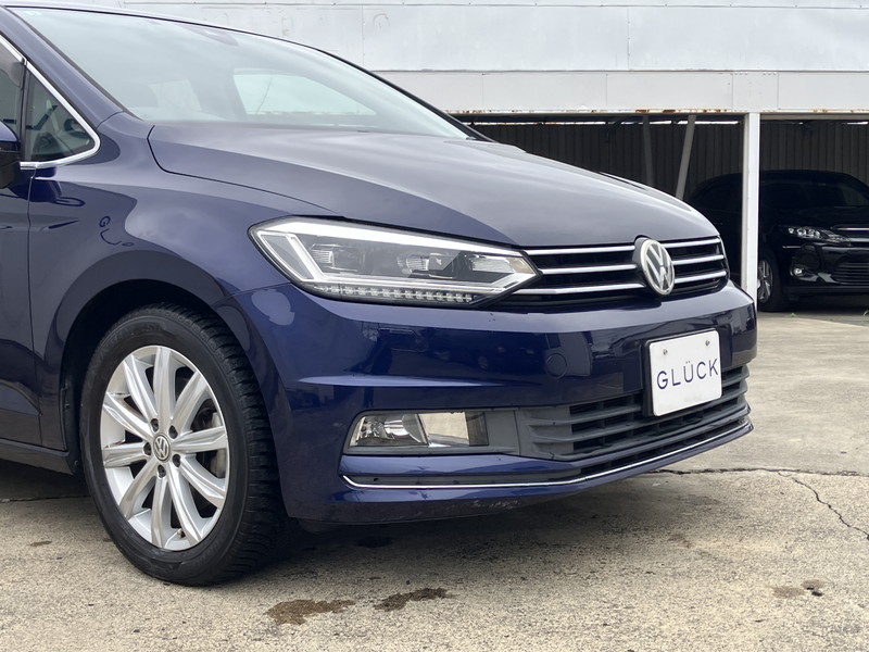 フォルクスワーゲン ゴルフトゥーラン 中古車