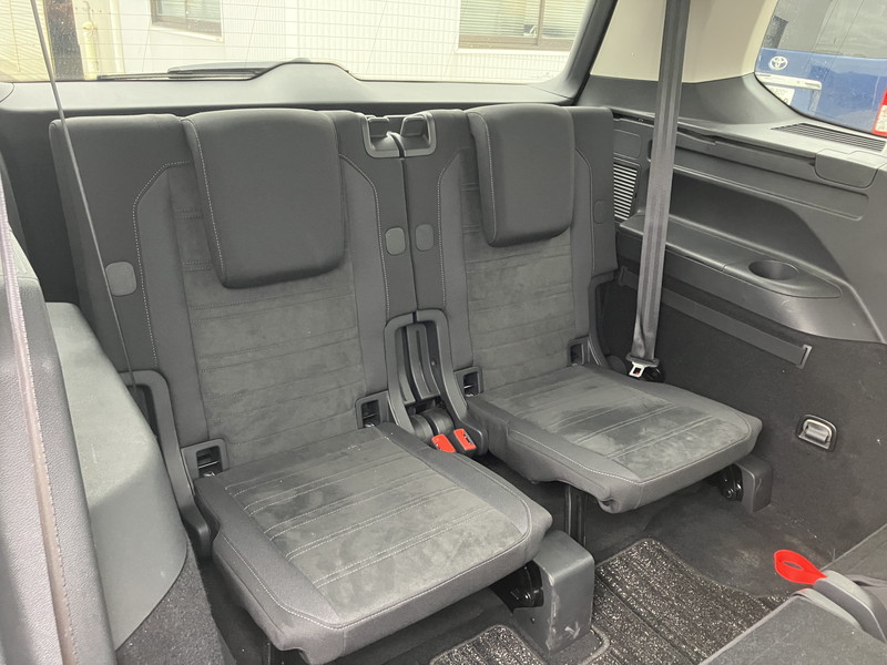 フォルクスワーゲン ゴルフトゥーラン 中古車