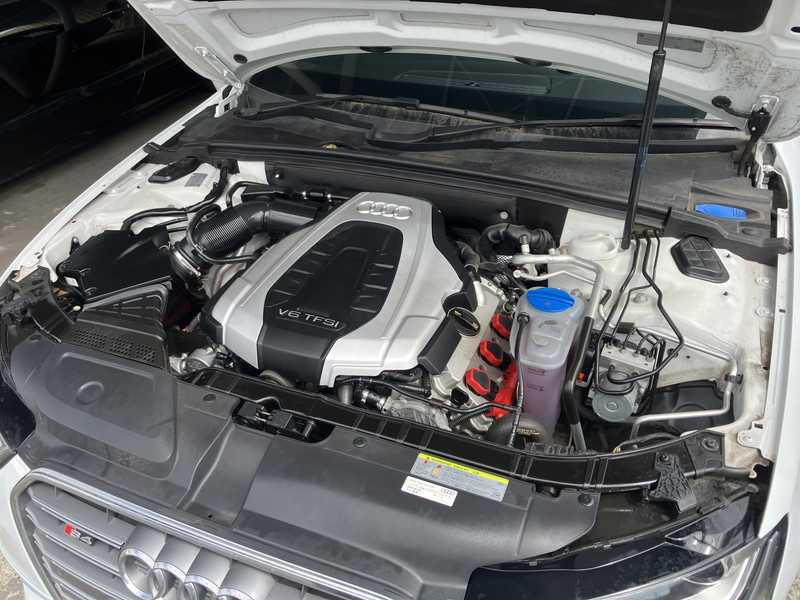 アウディ S4 中古車