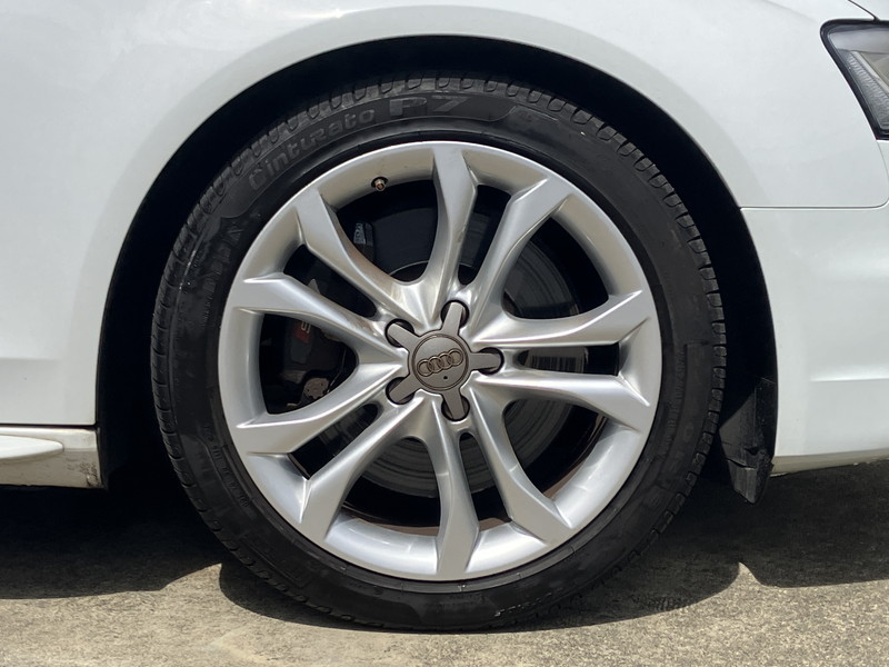 アウディ S4 中古車