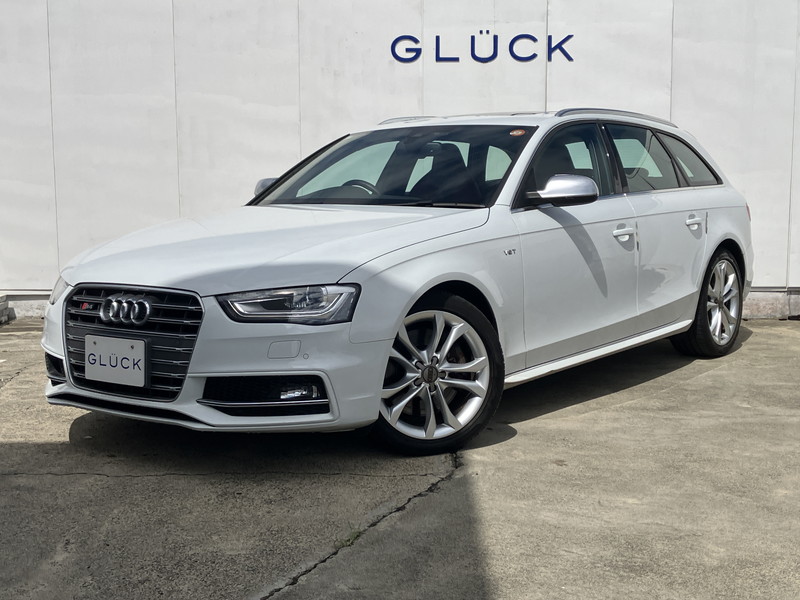 アウディ S4