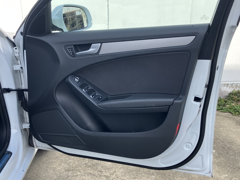 アウディ A4アバント 中古車