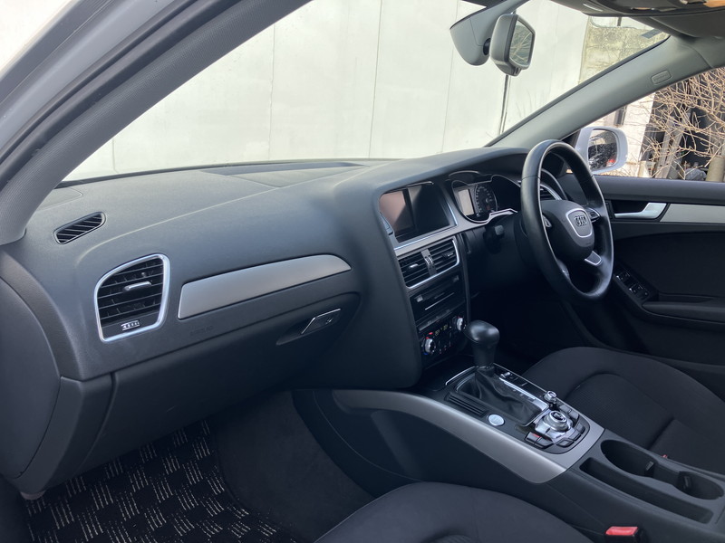 アウディ A4アバント 中古車