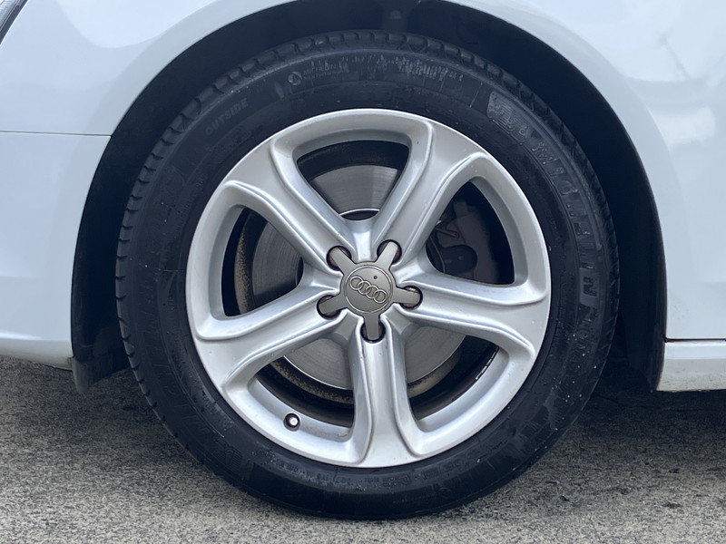 アウディ A4アバント 中古車