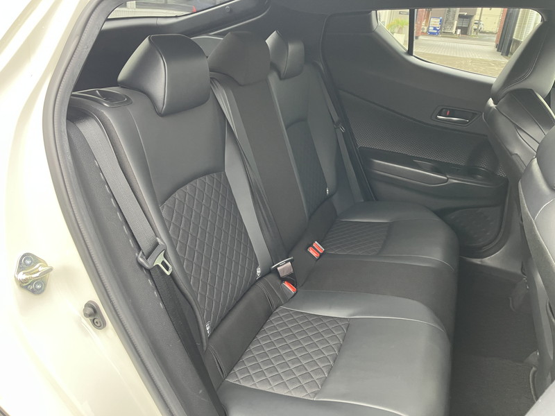 トヨタ C-HR 中古車