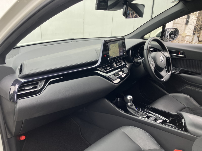 トヨタ C-HR 中古車