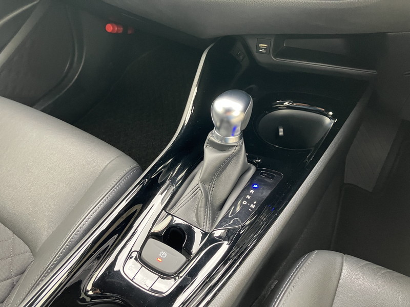 トヨタ C-HR 中古車