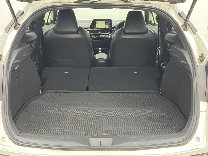 トヨタ C-HR 中古車