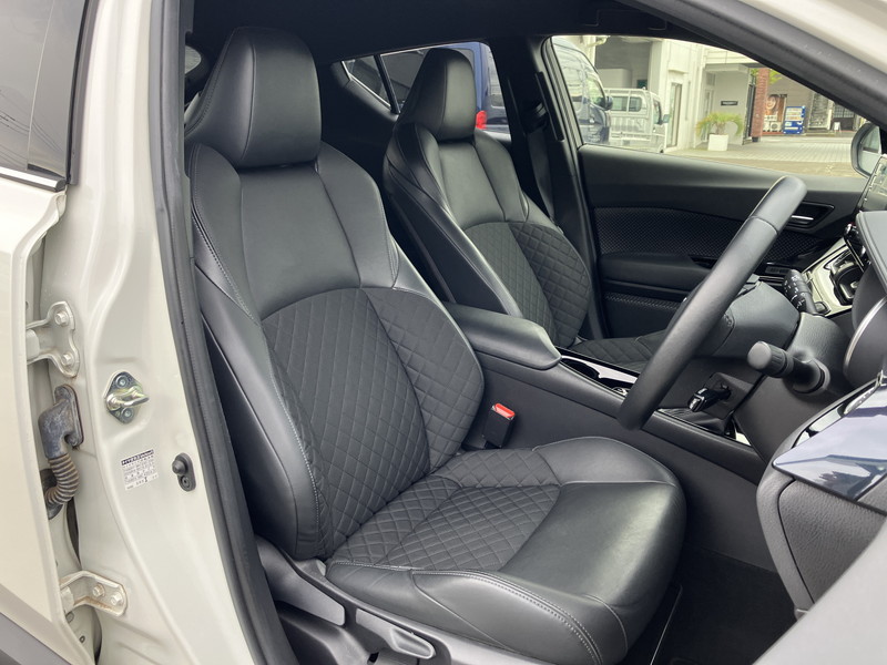 トヨタ C-HR 中古車