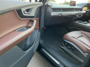 アウディ Q7 中古車