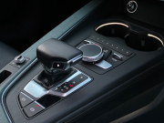 アウディ A4 中古車