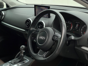 アウディ A3スポーツバック 中古車