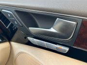 アウディ A8 中古車