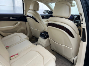 アウディ A8 中古車