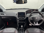 プジョー 2008 中古車