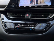 トヨタ C-HR 中古車