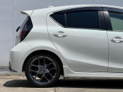 トヨタ アクア 中古車