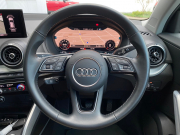 アウディ Q2 中古車