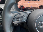 アウディ Q2 中古車