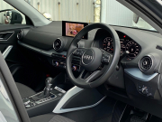 アウディ Q2 中古車