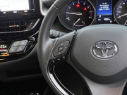 トヨタ C-HR 中古車