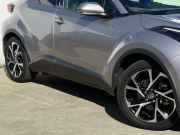 トヨタ C-HR 中古車