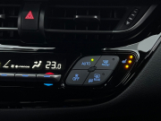 トヨタ C-HR 中古車