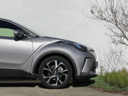 トヨタ C-HR 中古車