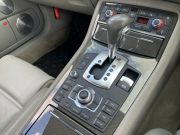 アウディ S8 中古車