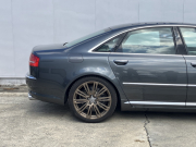 アウディ S8 中古車
