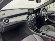 メルセデスベンツ GLA 中古車